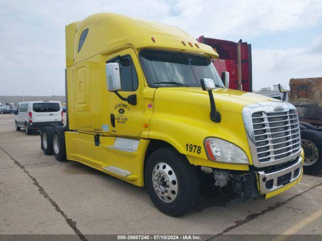  Salvage Freightliner Cascadia 125