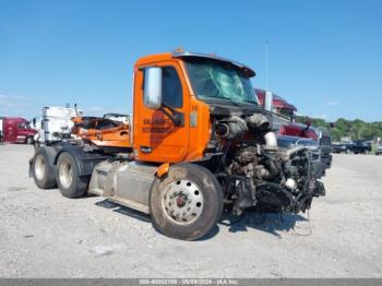  Salvage Peterbilt 579