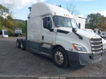  Salvage Freightliner New Cascadia 126