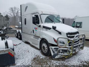  Salvage Freightliner New Cascadia 126