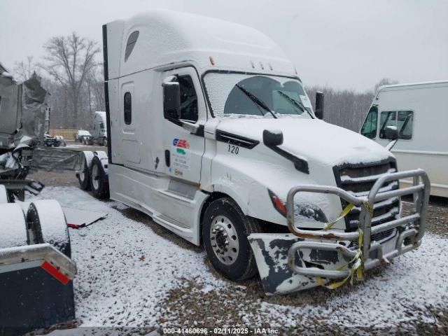  Salvage Freightliner New Cascadia 126