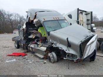  Salvage Freightliner Cascadia 125