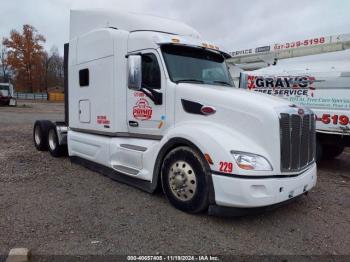  Salvage Peterbilt 579