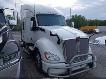  Salvage Kenworth T680