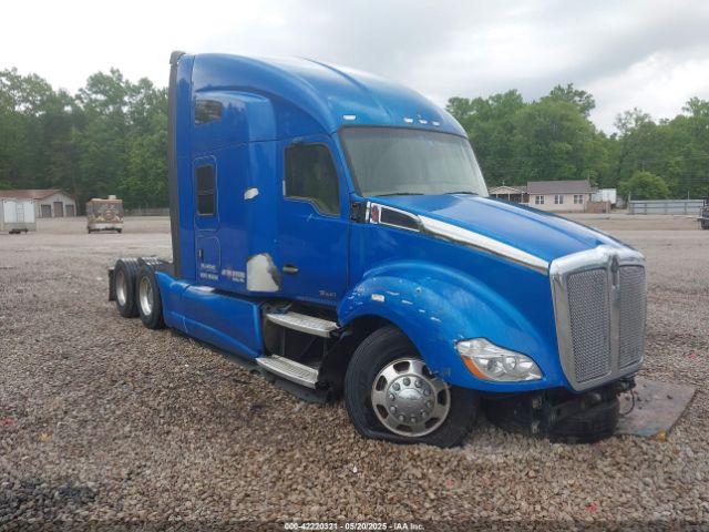  Salvage Kenworth Construction