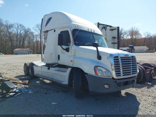  Salvage Freightliner Cascadia 125*ors?
