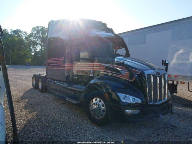  Salvage Peterbilt 579